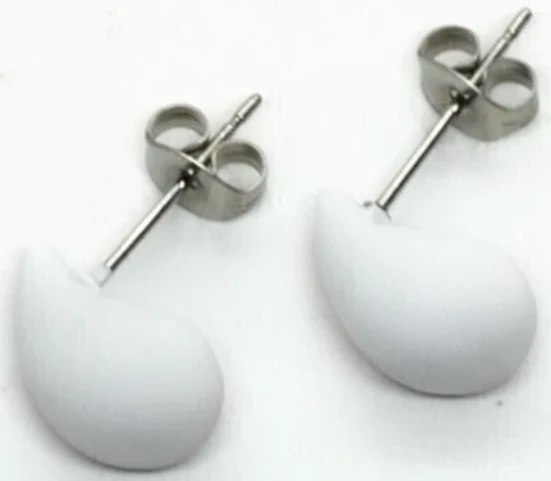 Aros gota (fantasia) inflado color blanco 13mm palito pasante y fru fru de acero